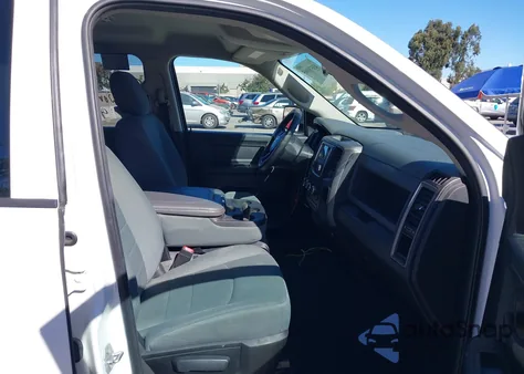 2017 Ram 1500 Tradesman 4X2 6'4 Box из США, поврежденный, VIN 1C6RR6FG6HS622176